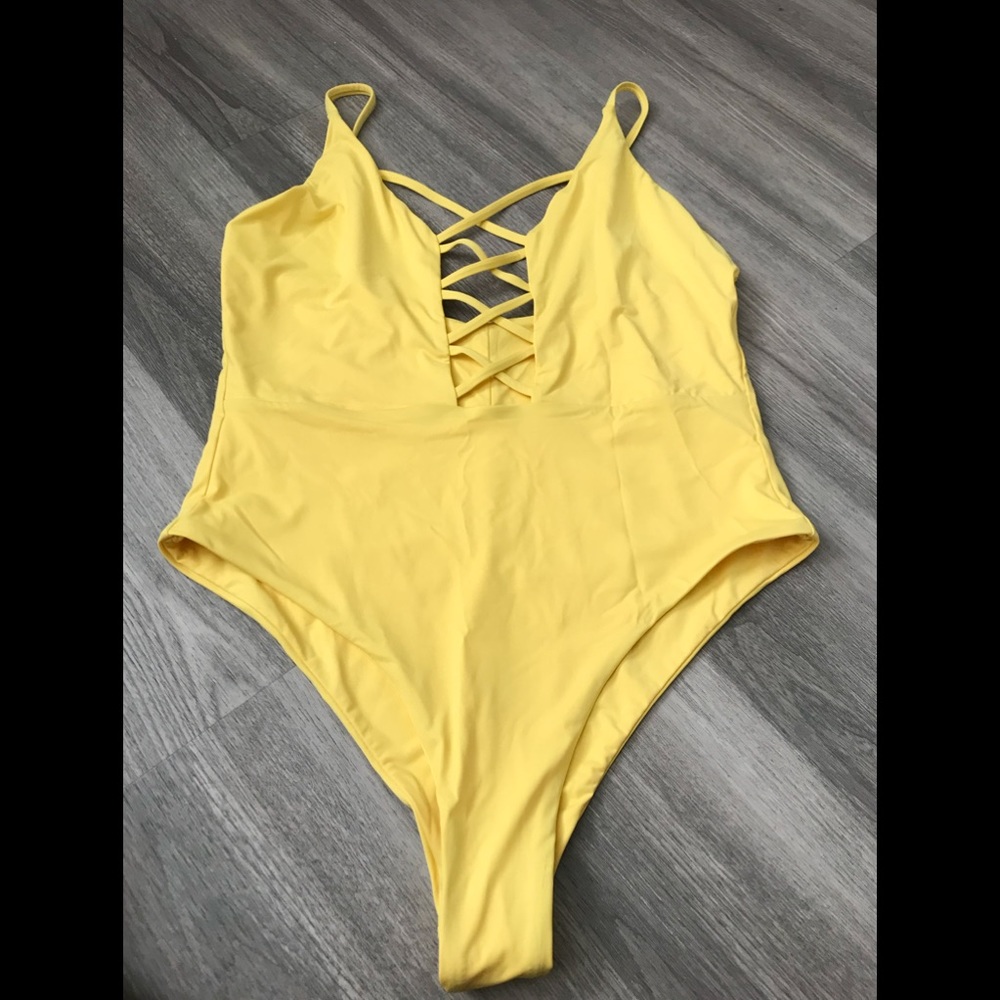 💥 Closet Sale 💥 Boom Boom Brazil Bathing Suit